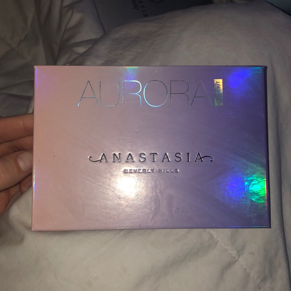 Anastasia Beverly Hills Auroa Glow Kit